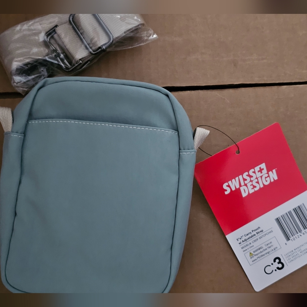 Swiss Design Carry Pouch - Picture 2 of 3